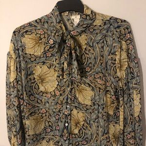 Blue multi color floral blouse w/pussy bow